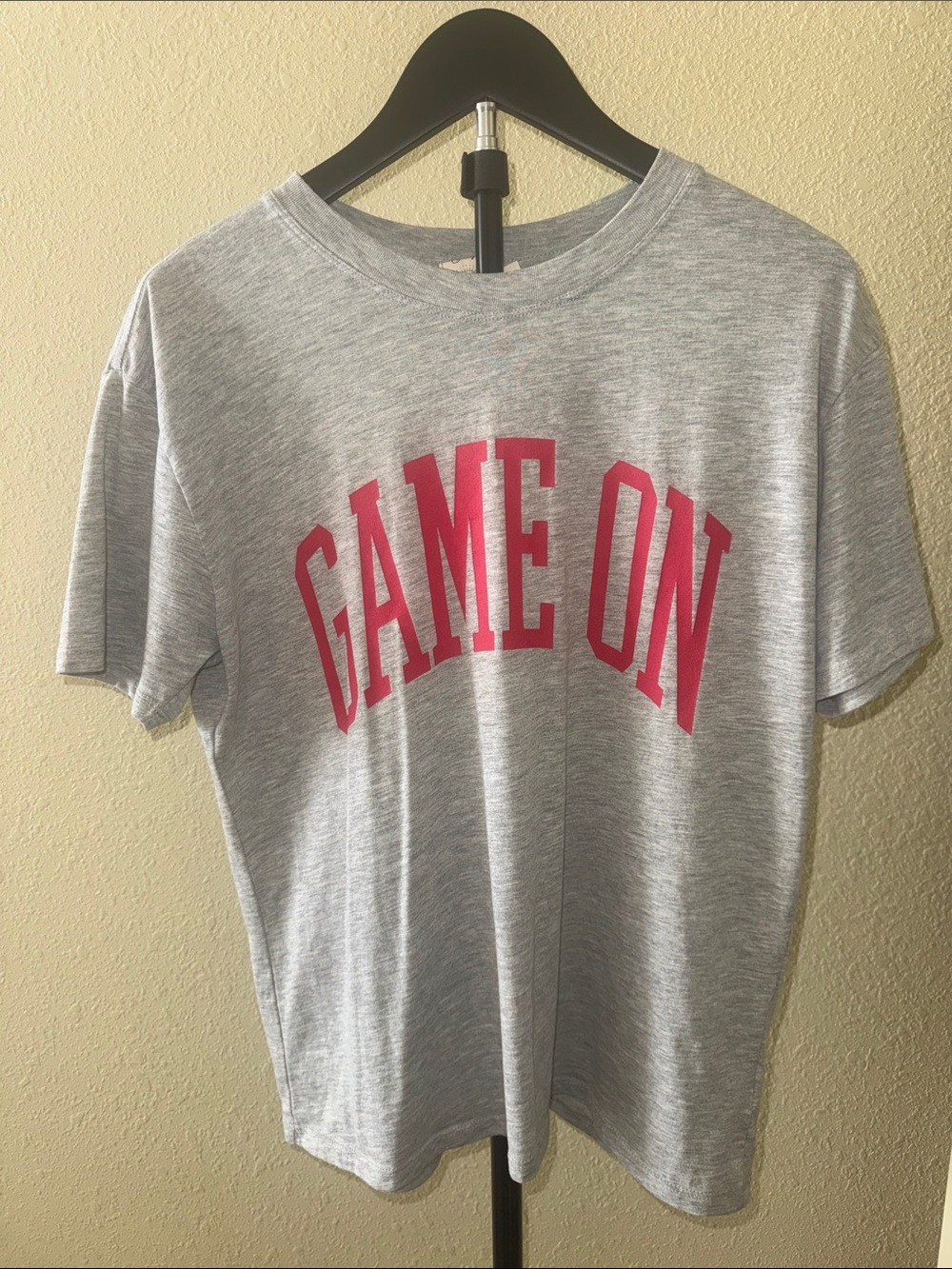 Buckle White Crow Game On tshirt small